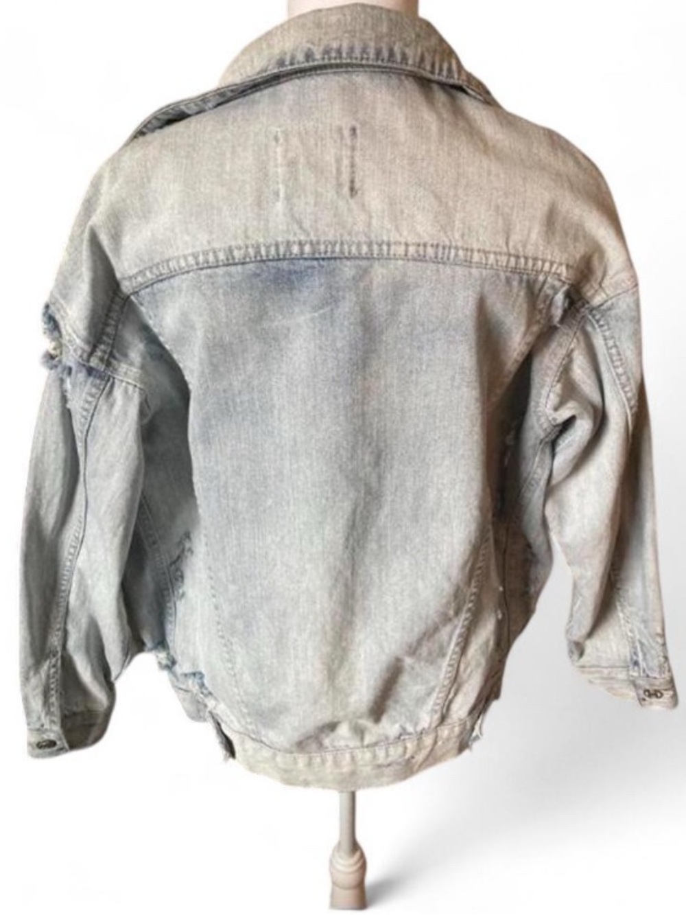RSQ Light Wash Distressed Denim Jean Jacket size XS - Picture 3 of 7